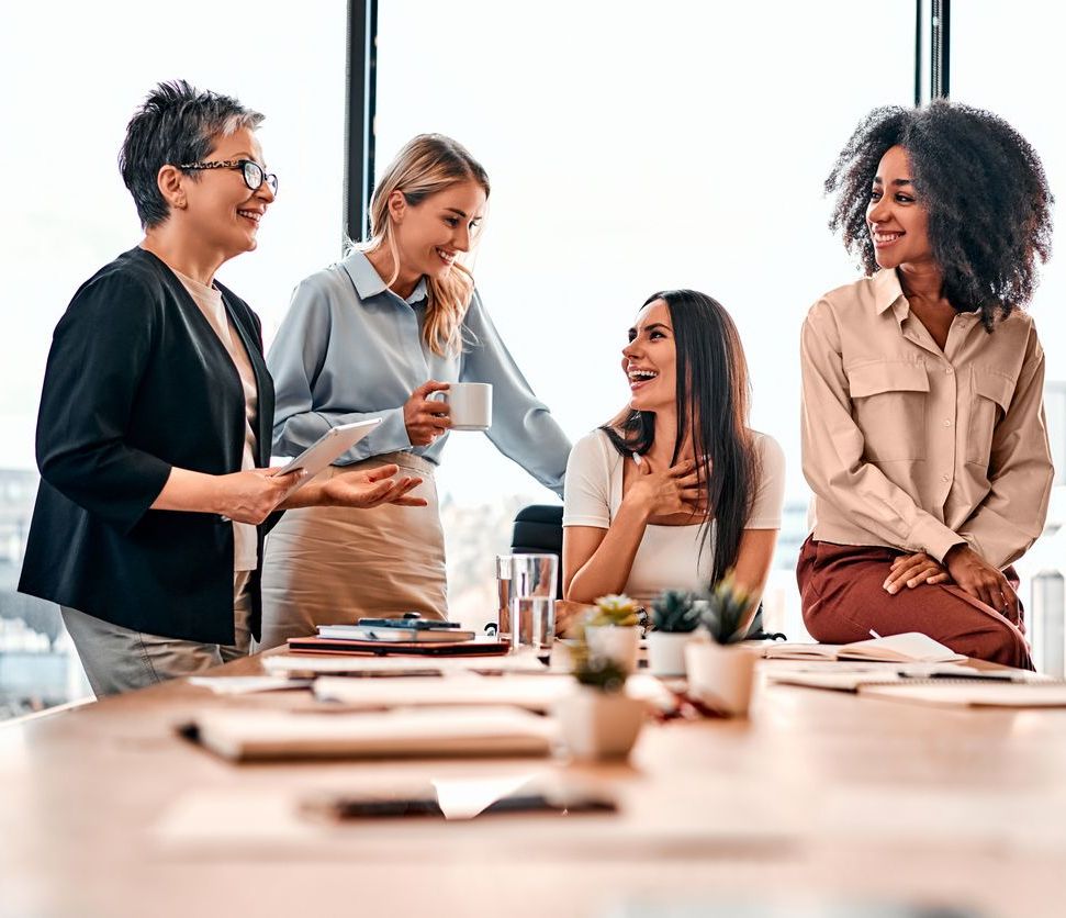 Senior executives and founders engaging in an intimate leadership discussion during the York Executive Supper Series hosted by TechConnex