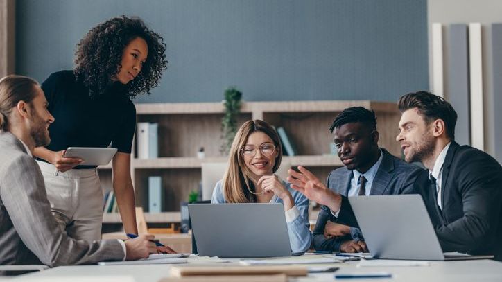 Technology leaders and innovators collaborating in a TechConnex artificial intelligence peer group